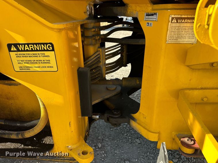 image for item EJ8976 1996 Case  621B wheel loader