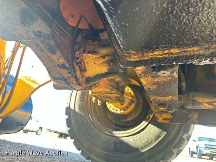 image for item EJ8976 1996 Case  621B wheel loader