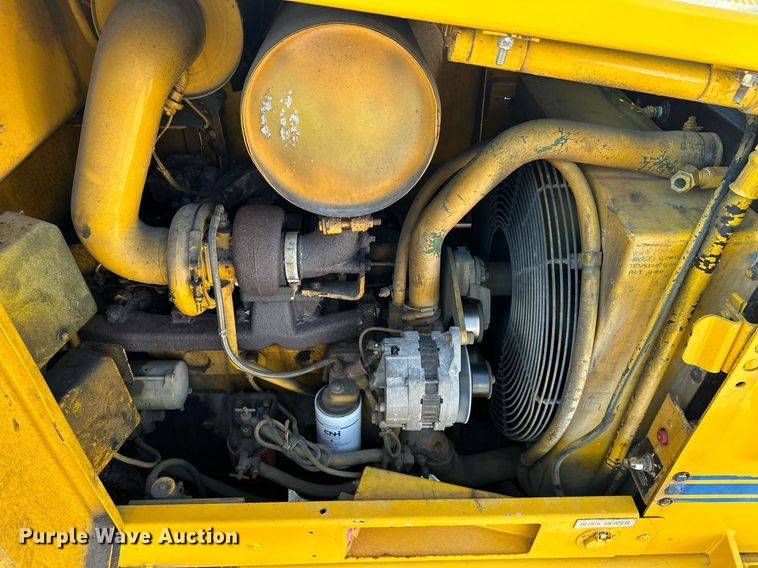 image for item EJ8976 1996 Case  621B wheel loader