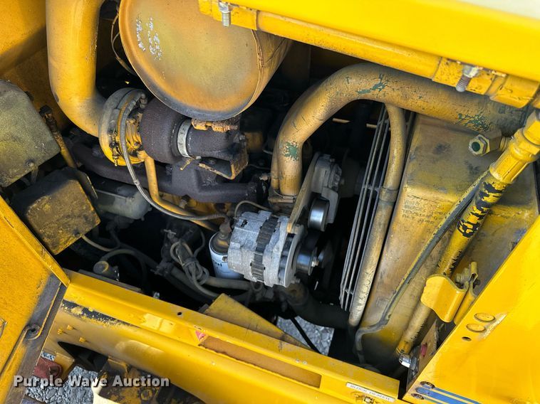 image for item EJ8976 1996 Case  621B wheel loader