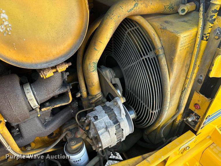 image for item EJ8976 1996 Case  621B wheel loader