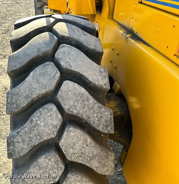 image for item EJ8976 1996 Case  621B wheel loader