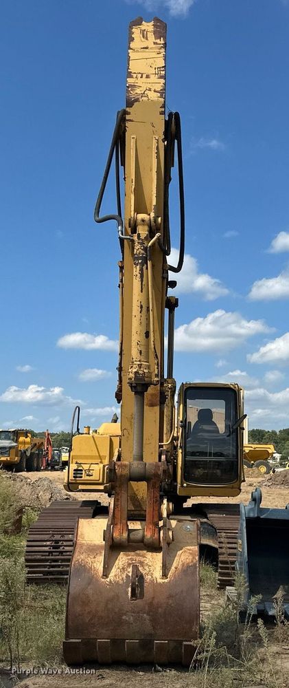 image for item EK0009 2001 John Deere 270LC excavator