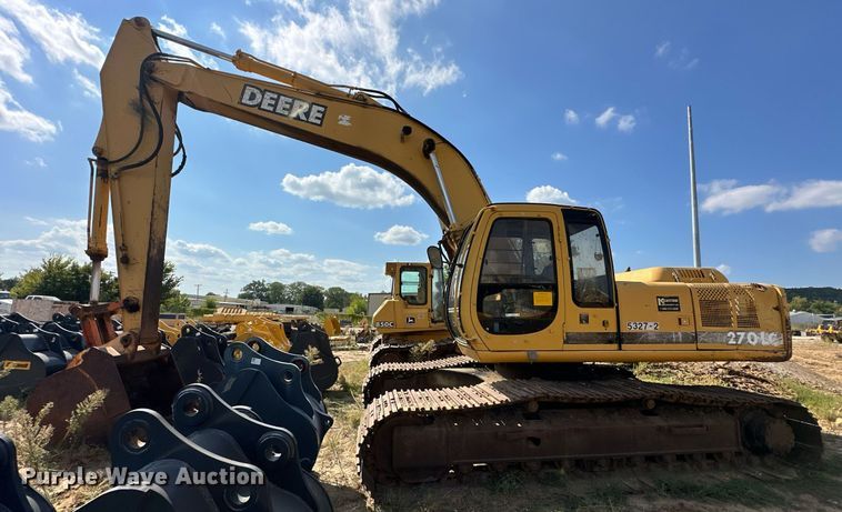 image for item EK0009 2001 John Deere 270LC excavator