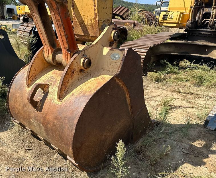 image for item EK0009 2001 John Deere 270LC excavator