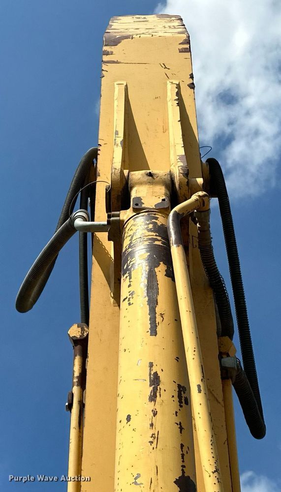 image for item EK0009 2001 John Deere 270LC excavator