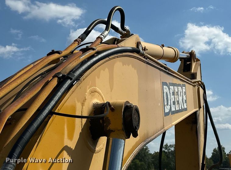 image for item EK0009 2001 John Deere 270LC excavator