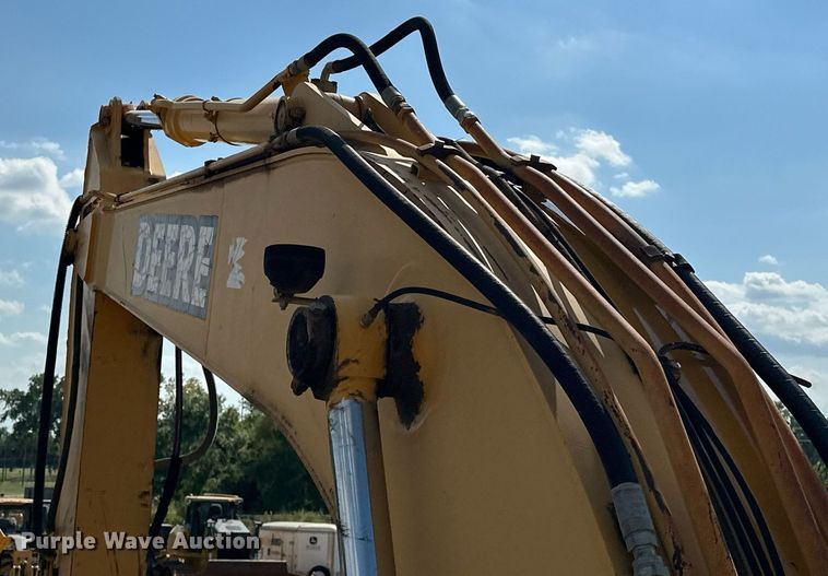 image for item EK0009 2001 John Deere 270LC excavator