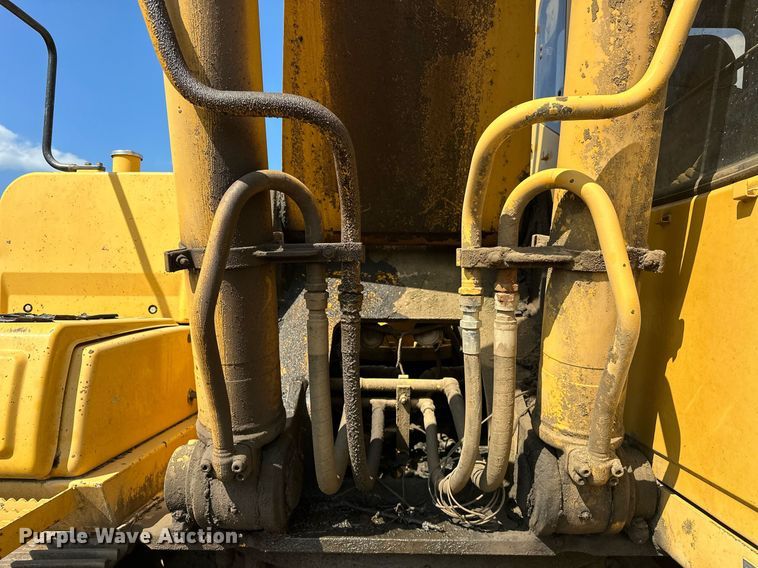 image for item EK0009 2001 John Deere 270LC excavator