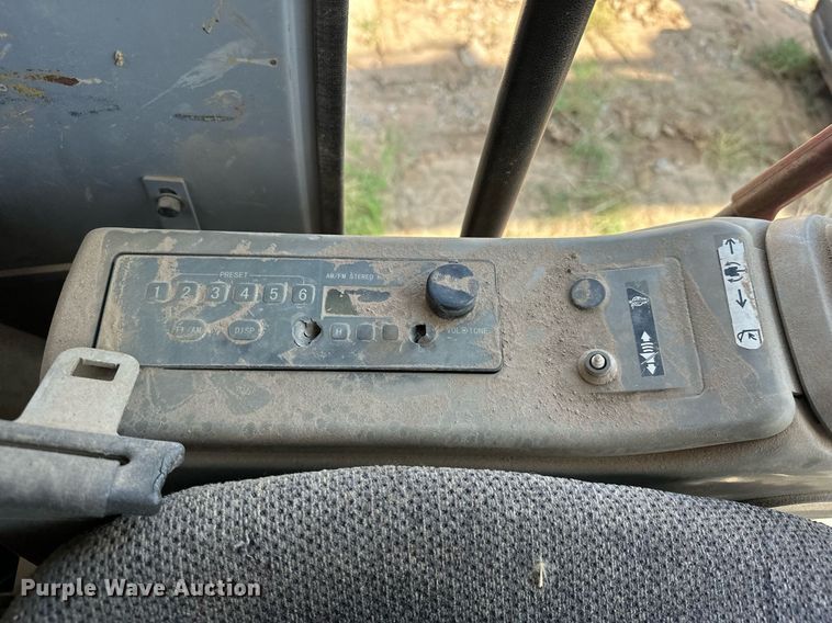 image for item EK0009 2001 John Deere 270LC excavator