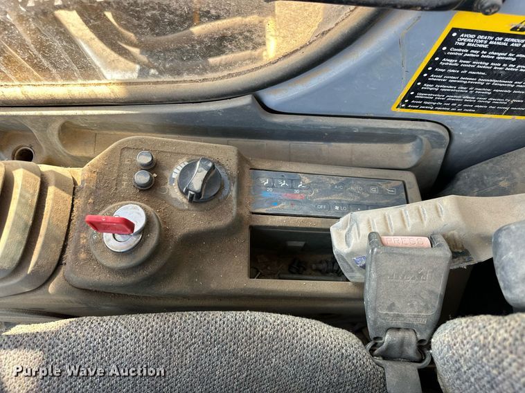 image for item EK0009 2001 John Deere 270LC excavator