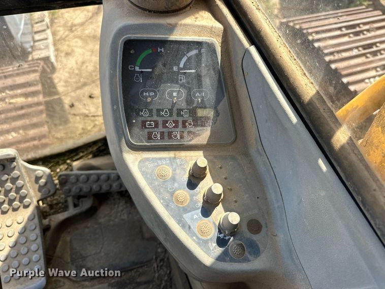 image for item EK0009 2001 John Deere 270LC excavator