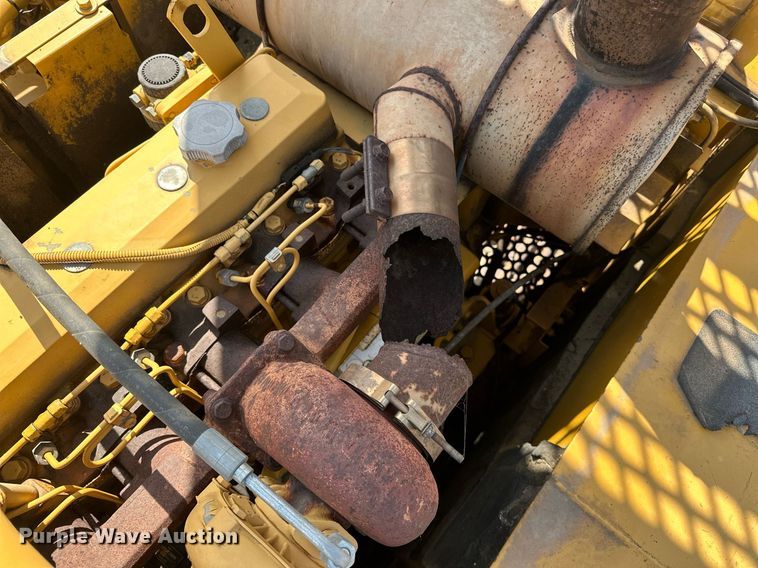 image for item EK0009 2001 John Deere 270LC excavator