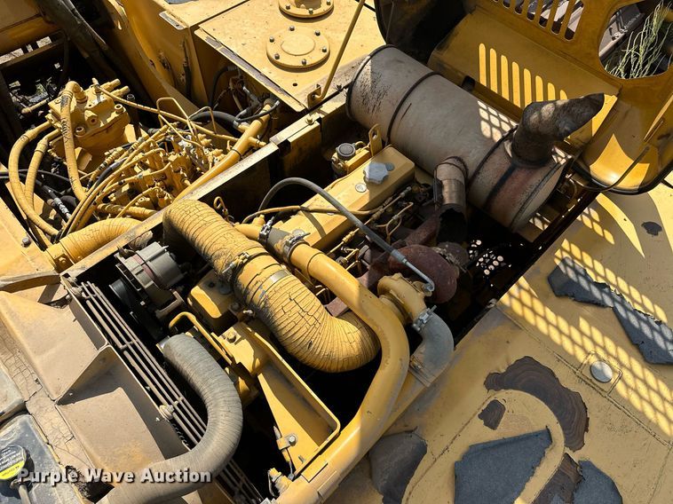 image for item EK0009 2001 John Deere 270LC excavator