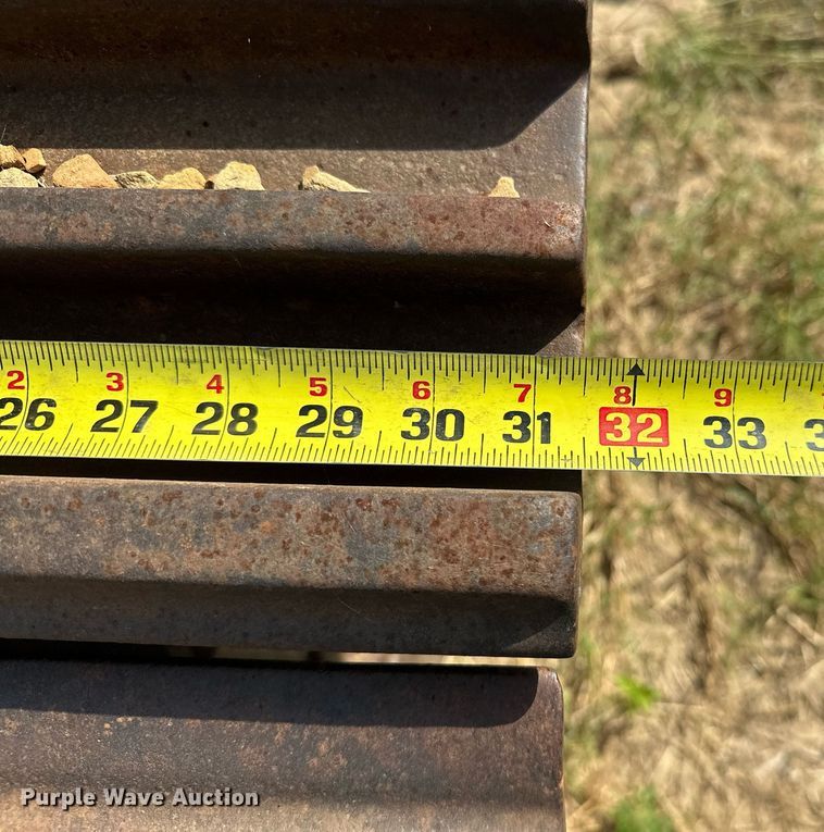 image for item EK0009 2001 John Deere 270LC excavator