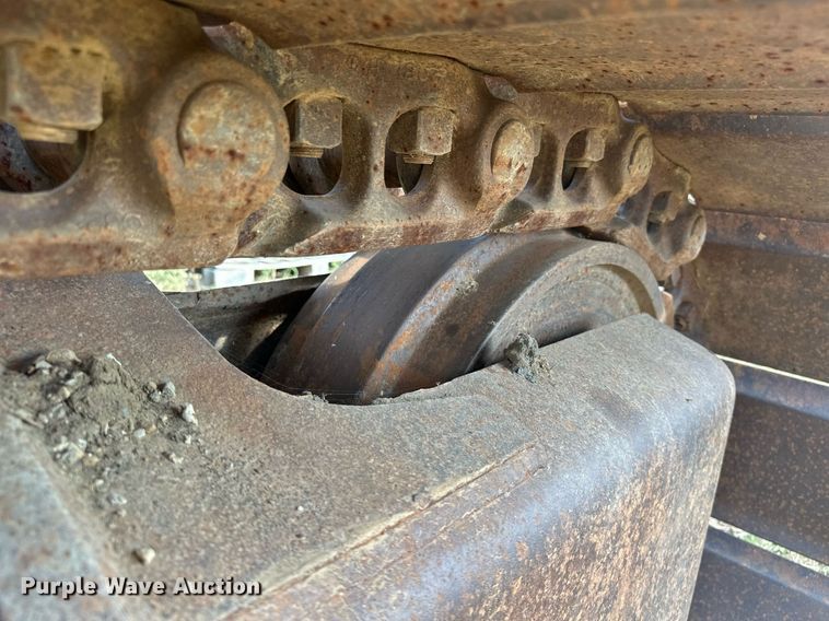 image for item EK0009 2001 John Deere 270LC excavator