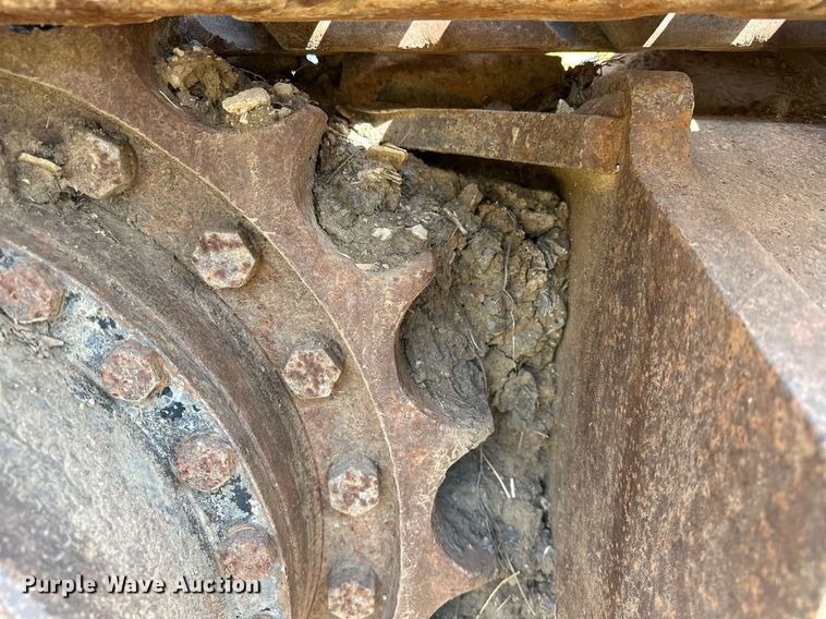 image for item EK0009 2001 John Deere 270LC excavator