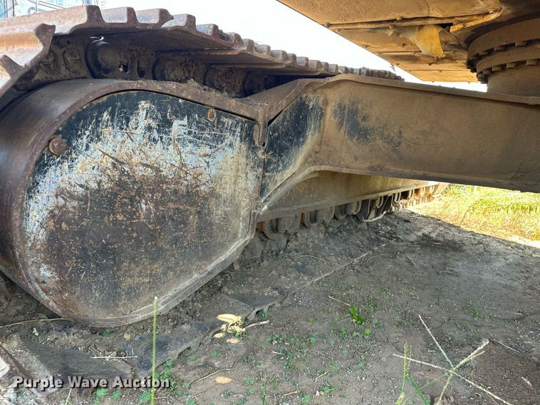 image for item EK0009 2001 John Deere 270LC excavator