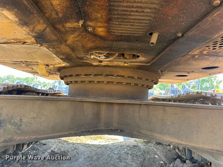 image for item EK0009 2001 John Deere 270LC excavator