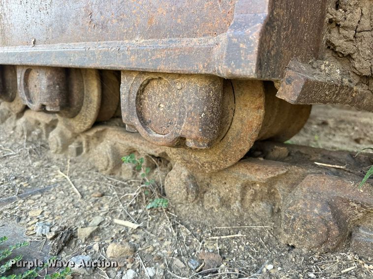 image for item EK0009 2001 John Deere 270LC excavator