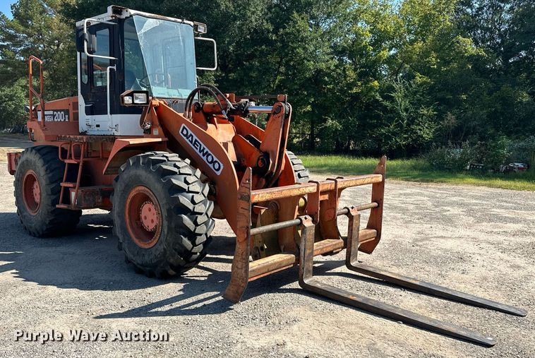 image for item EK0010 2003 Daewoo  Mega 200-III wheel loader
