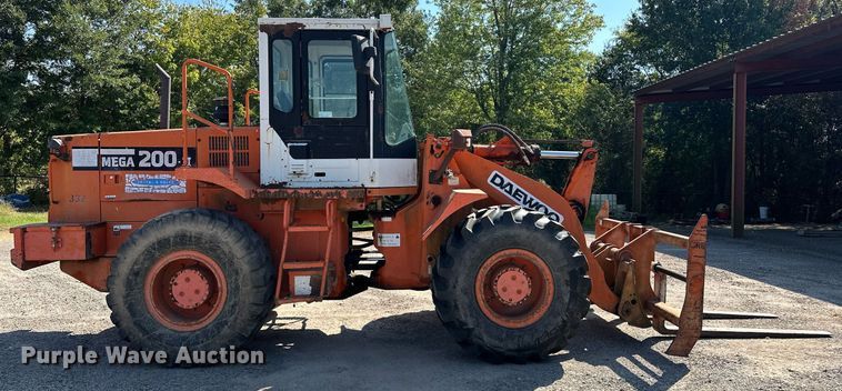 image for item EK0010 2003 Daewoo  Mega 200-III wheel loader