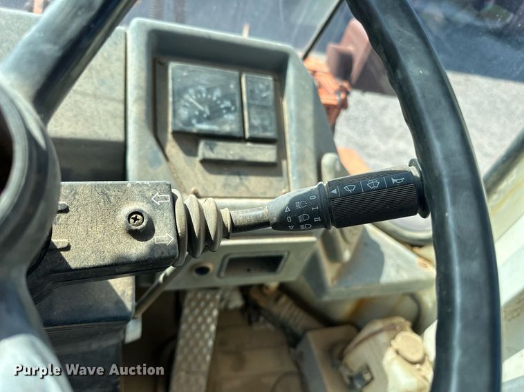 image for item EK0010 2003 Daewoo  Mega 200-III wheel loader