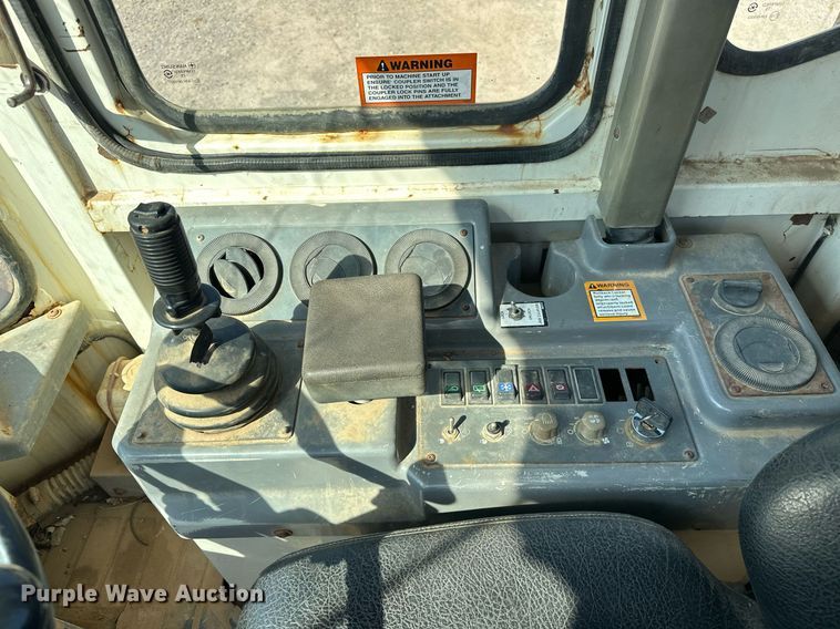 image for item EK0010 2003 Daewoo  Mega 200-III wheel loader