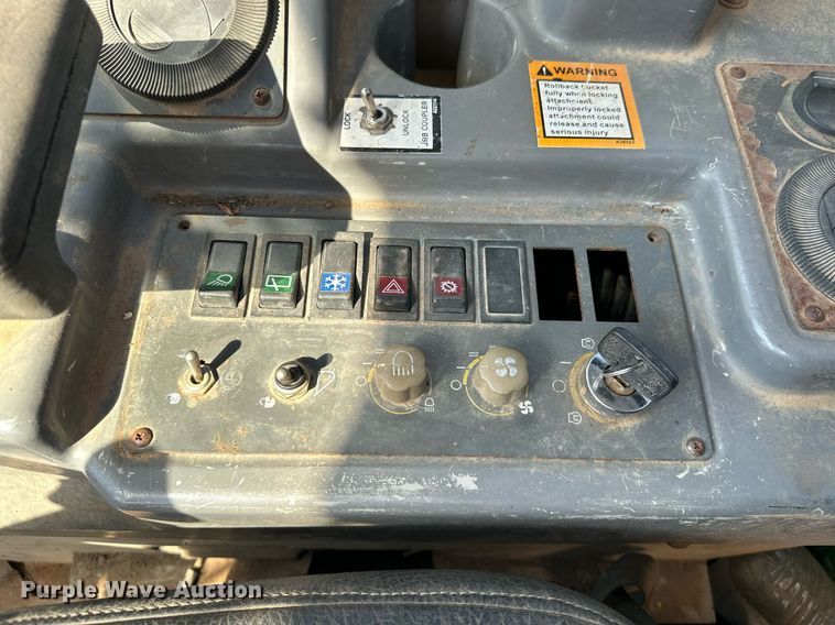 image for item EK0010 2003 Daewoo  Mega 200-III wheel loader