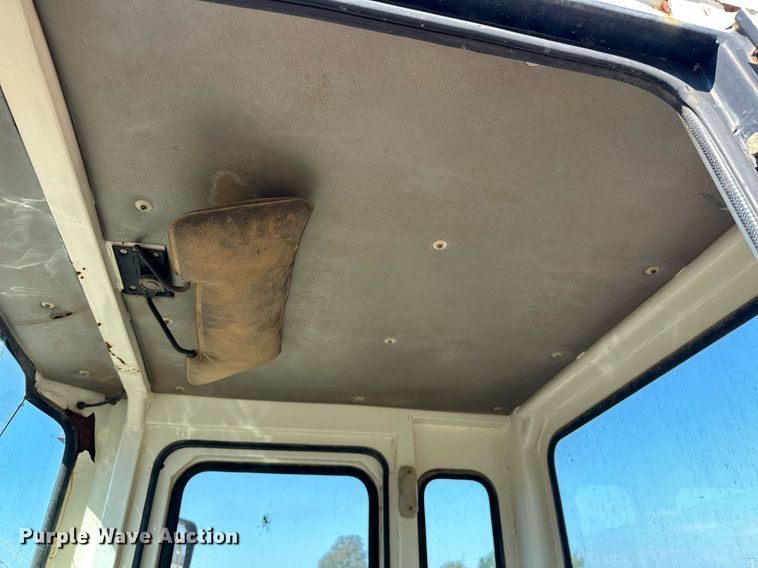 image for item EK0010 2003 Daewoo  Mega 200-III wheel loader