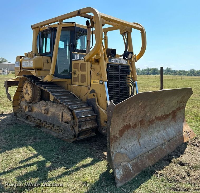 image for item EK0013 2004 Caterpillar  D6R XL dozer