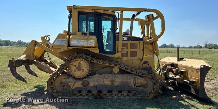 image for item EK0013 2004 Caterpillar  D6R XL dozer