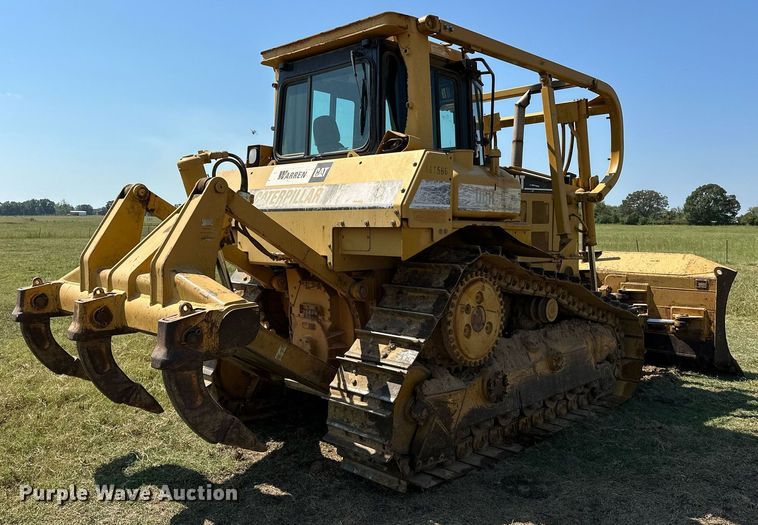 image for item EK0013 2004 Caterpillar  D6R XL dozer