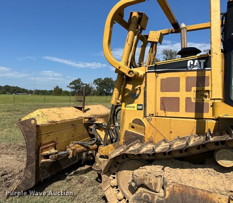 image for item EK0013 2004 Caterpillar  D6R XL dozer