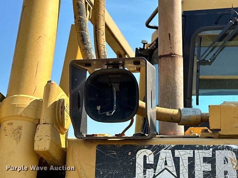 image for item EK0013 2004 Caterpillar  D6R XL dozer