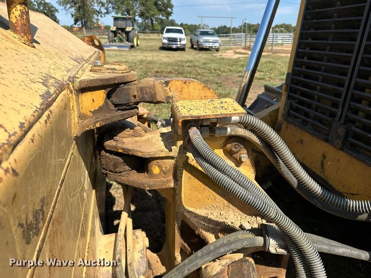 image for item EK0013 2004 Caterpillar  D6R XL dozer