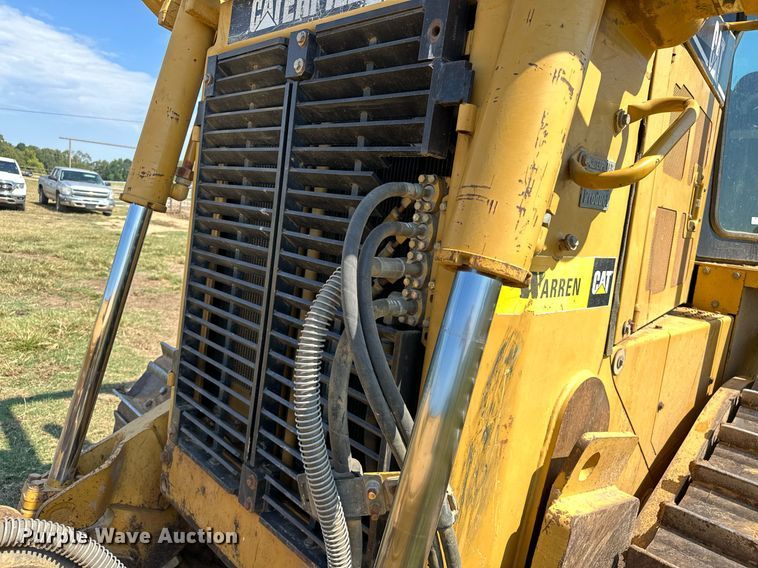 image for item EK0013 2004 Caterpillar  D6R XL dozer