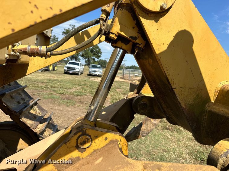 image for item EK0013 2004 Caterpillar  D6R XL dozer