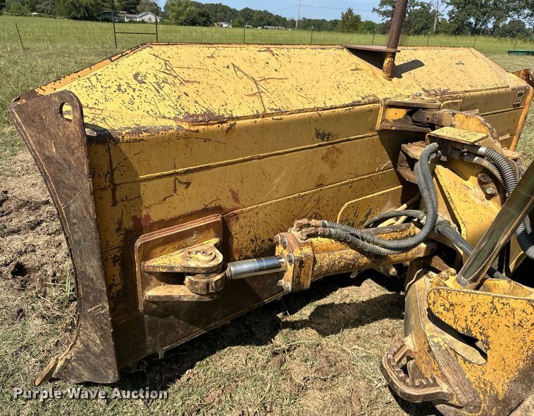 image for item EK0013 2004 Caterpillar  D6R XL dozer