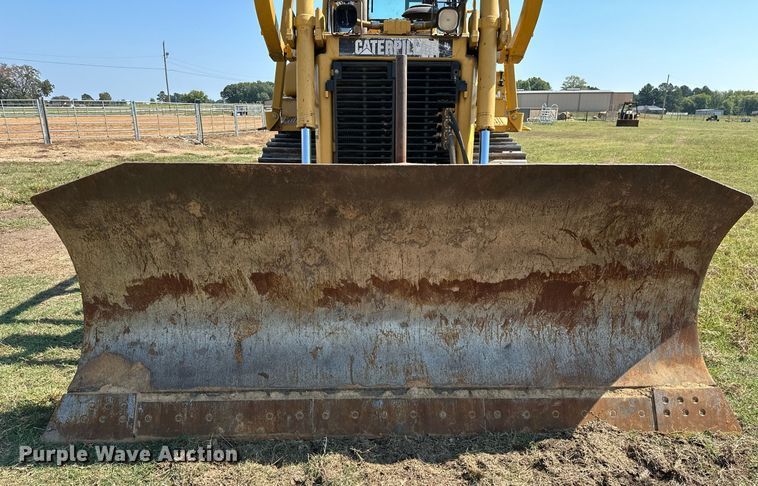 image for item EK0013 2004 Caterpillar  D6R XL dozer