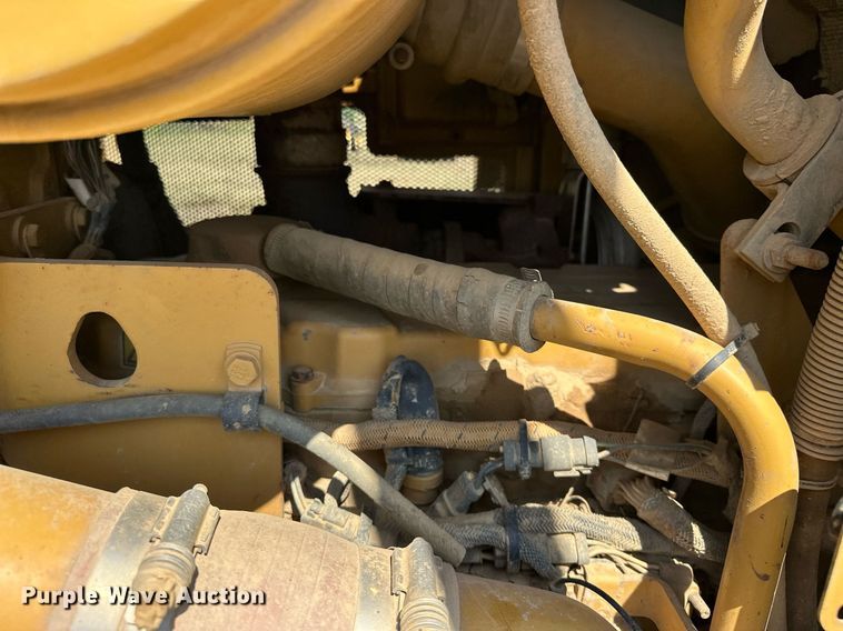 image for item EK0013 2004 Caterpillar  D6R XL dozer