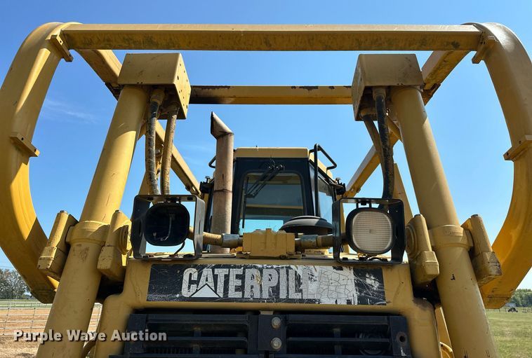 image for item EK0013 2004 Caterpillar  D6R XL dozer