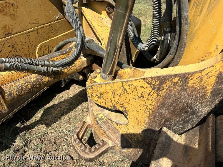 image for item EK0013 2004 Caterpillar  D6R XL dozer