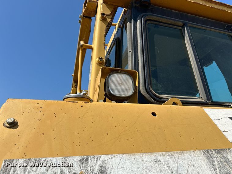 image for item EK0013 2004 Caterpillar  D6R XL dozer