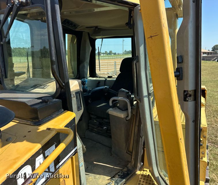 image for item EK0013 2004 Caterpillar  D6R XL dozer