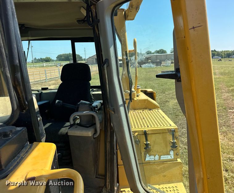 image for item EK0013 2004 Caterpillar  D6R XL dozer