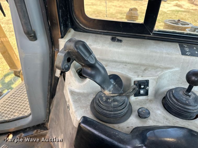 image for item EK0013 2004 Caterpillar  D6R XL dozer