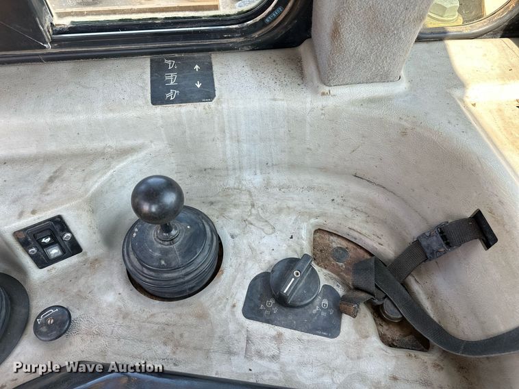 image for item EK0013 2004 Caterpillar  D6R XL dozer