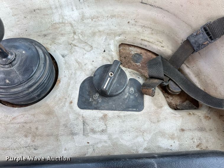 image for item EK0013 2004 Caterpillar  D6R XL dozer