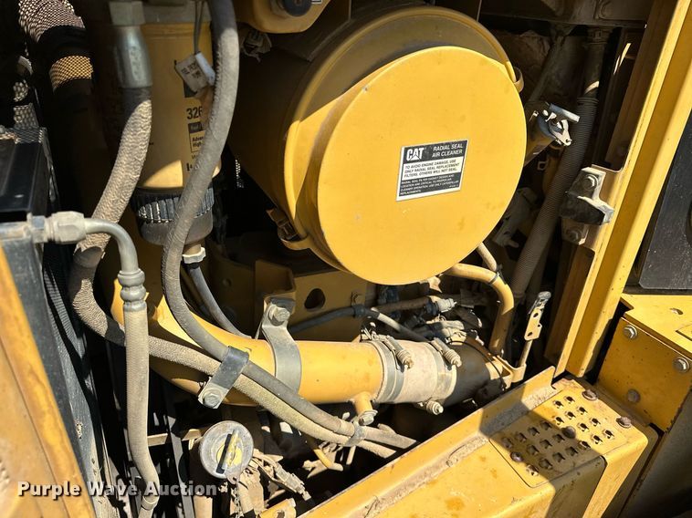 image for item EK0013 2004 Caterpillar  D6R XL dozer